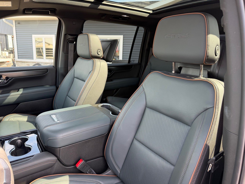 2025 GMC Yukon Image 14