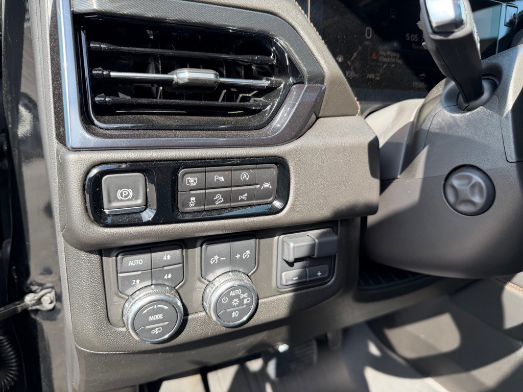 2025 GMC Yukon Image 17