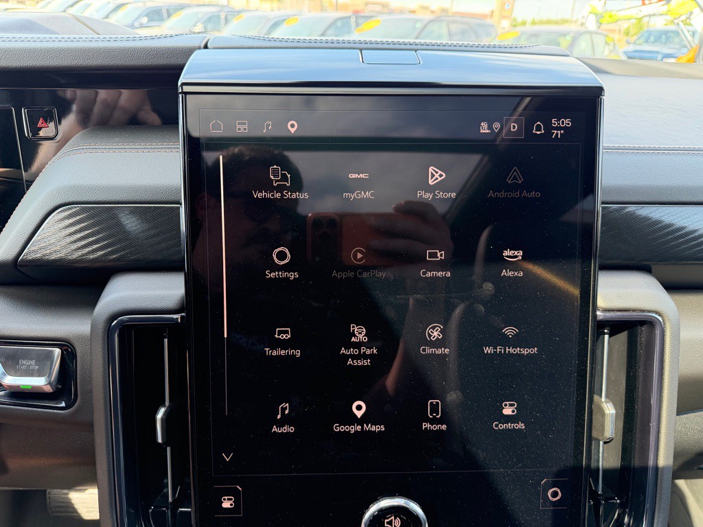 2025 GMC Yukon Image 28