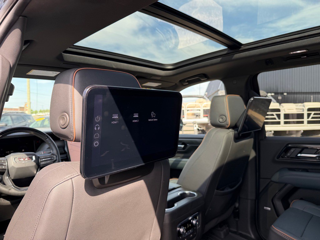 2025 GMC Yukon Image 40
