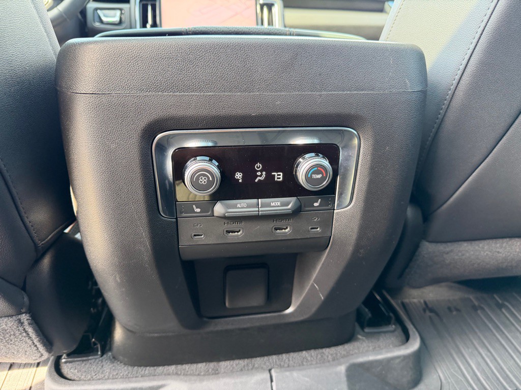 2025 GMC Yukon Image 41