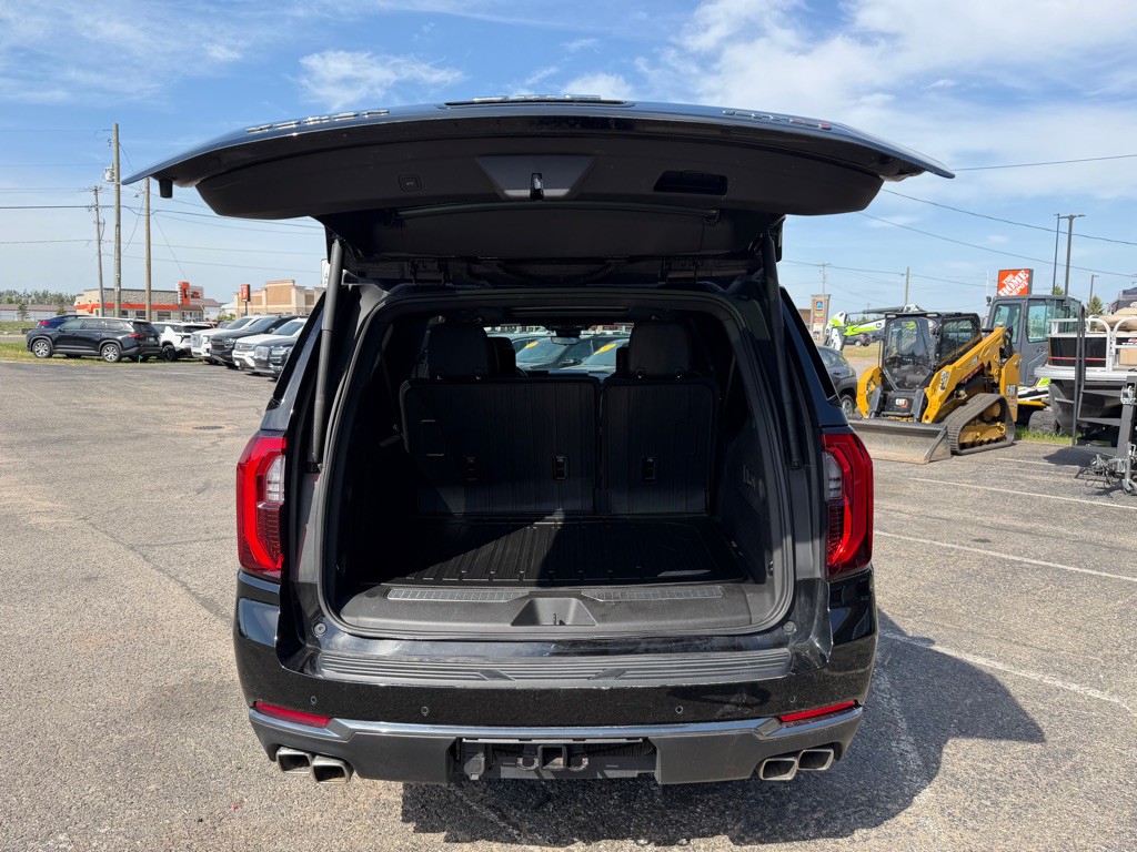 2025 GMC Yukon Image 45