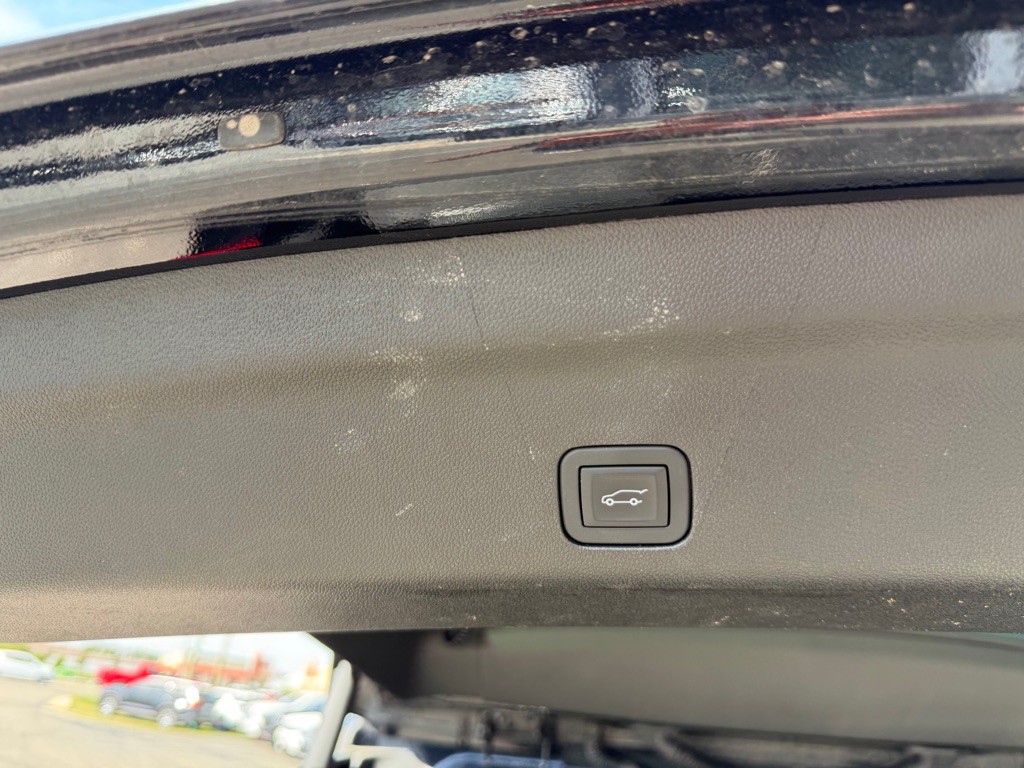 2025 GMC Yukon Image 50