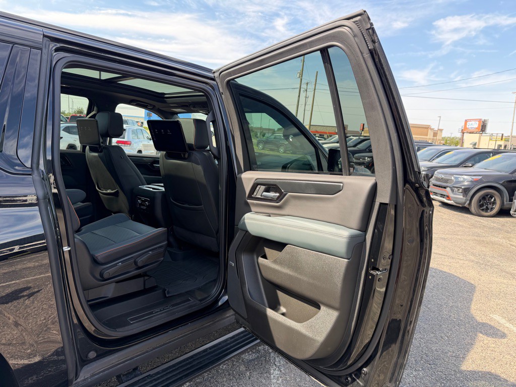 2025 GMC Yukon Image 53