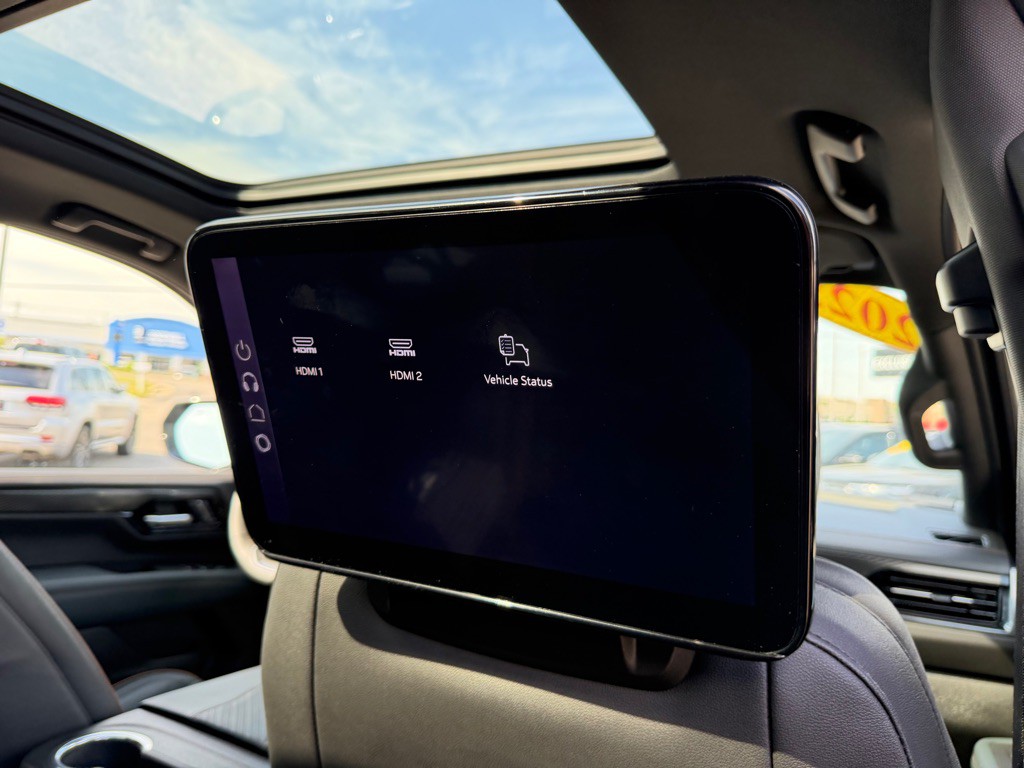 2025 GMC Yukon Image 56