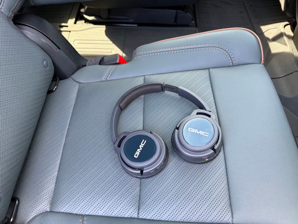 2025 GMC Yukon Image 60