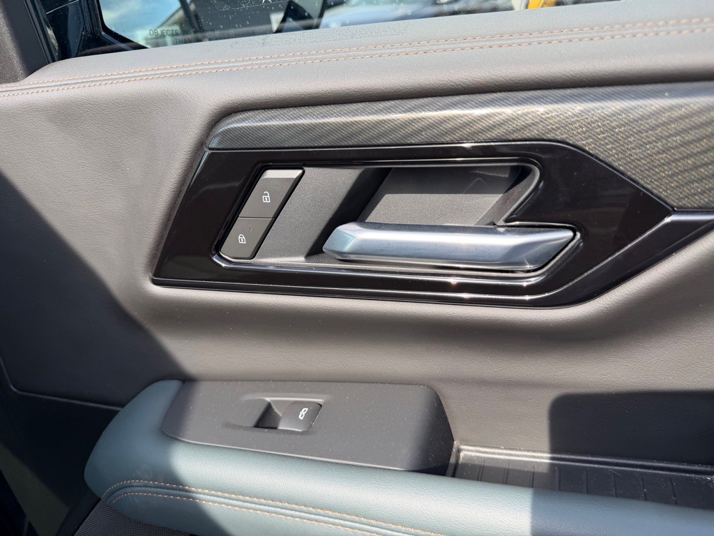 2025 GMC Yukon Image 63