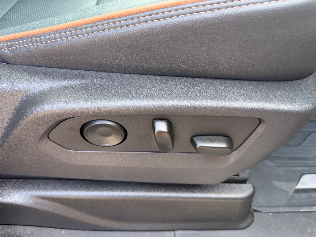 2025 GMC Yukon Image 65