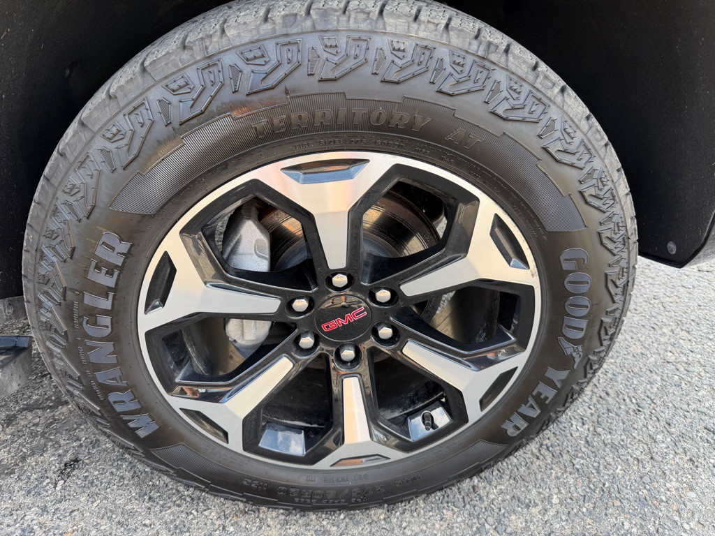2025 GMC Yukon Image 72