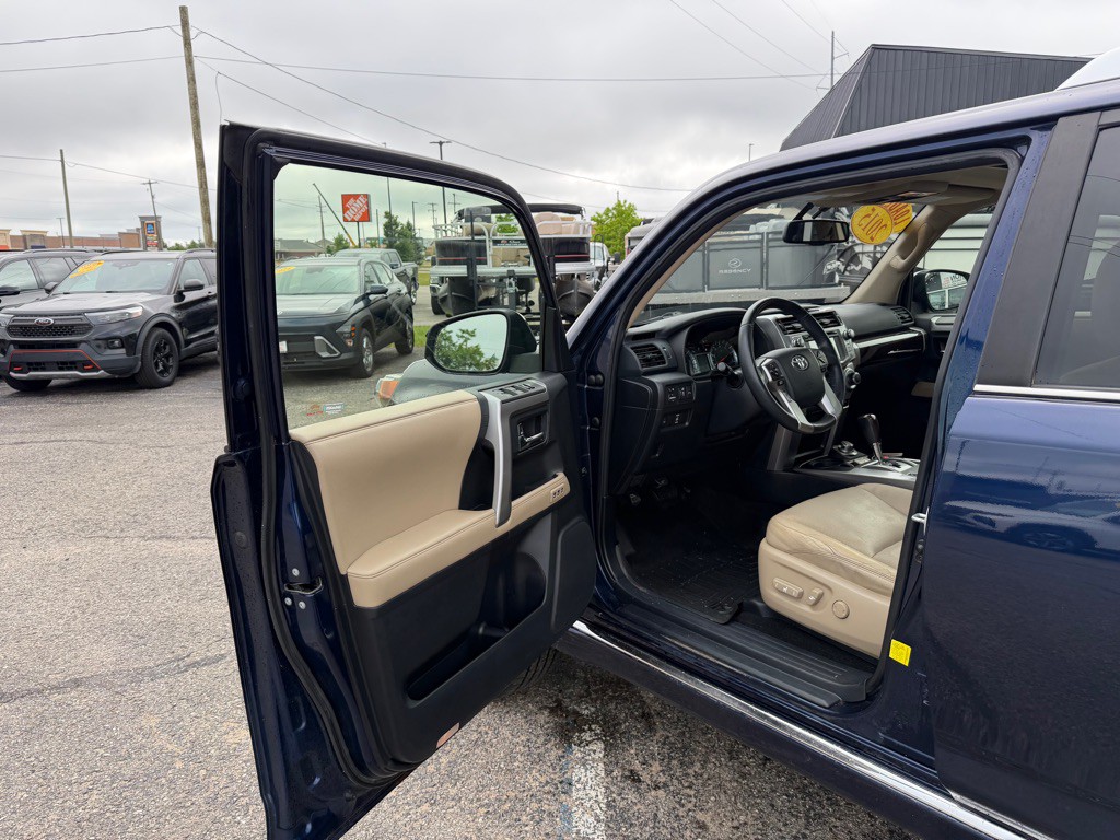 2015 Toyota 4Runner Image 10