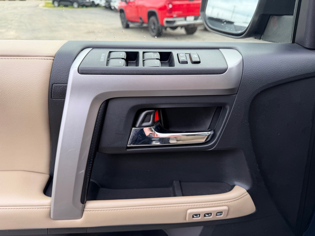 2015 Toyota 4Runner Image 11