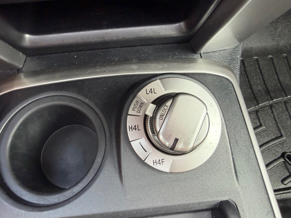 2015 Toyota 4Runner Image 29