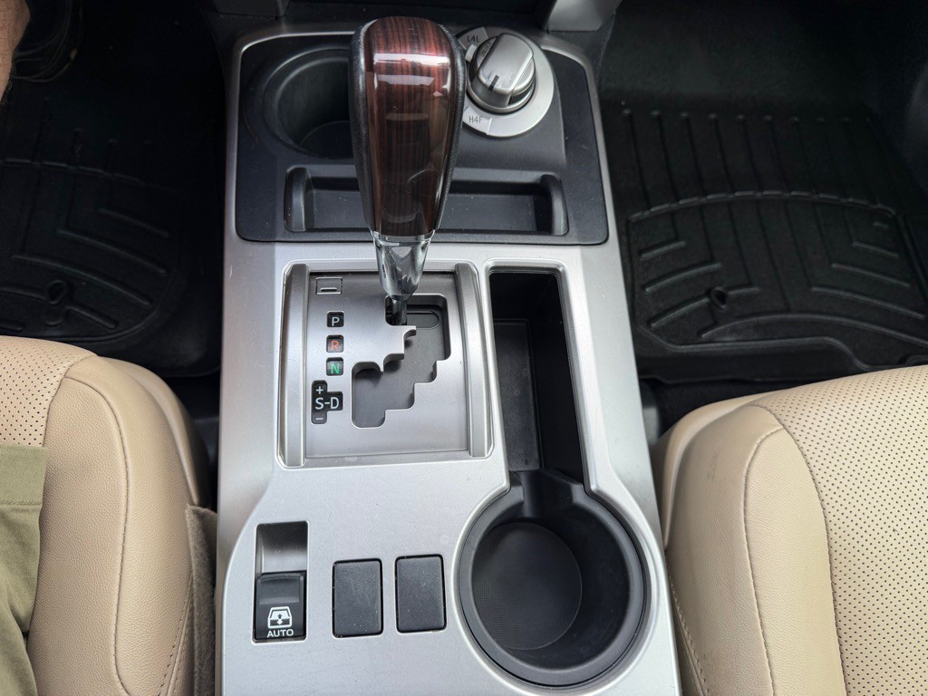 2015 Toyota 4Runner Image 30