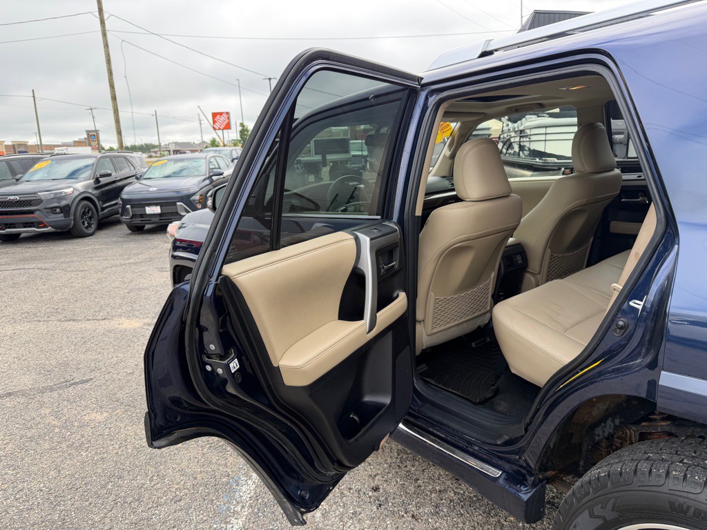2015 Toyota 4Runner Image 35