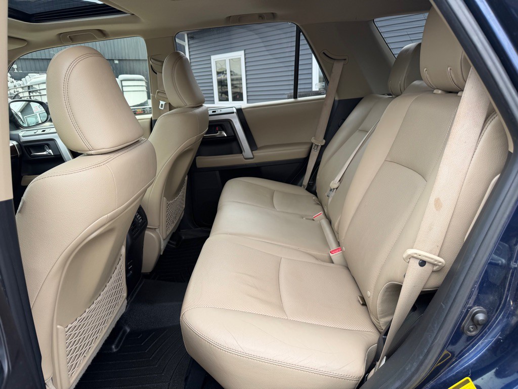 2015 Toyota 4Runner Image 36