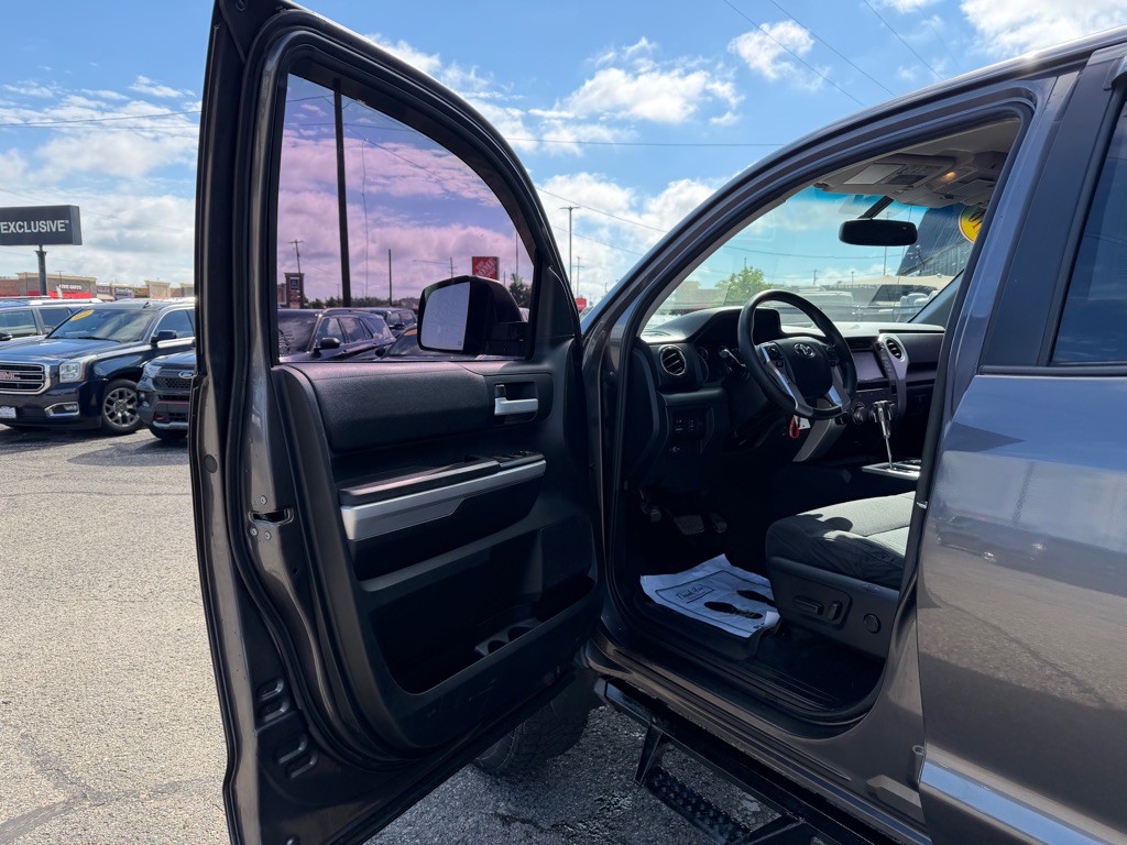 2016 Toyota Tundra Image 10