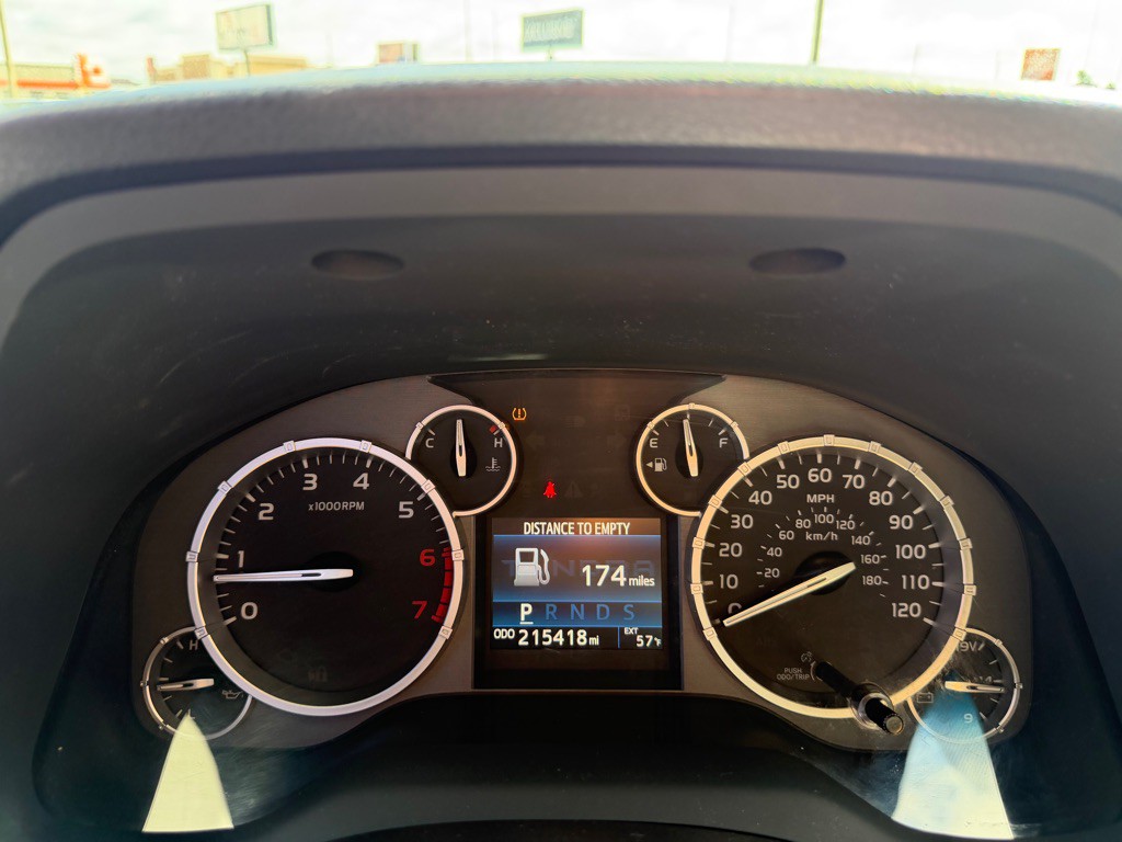 2016 Toyota Tundra Image 24