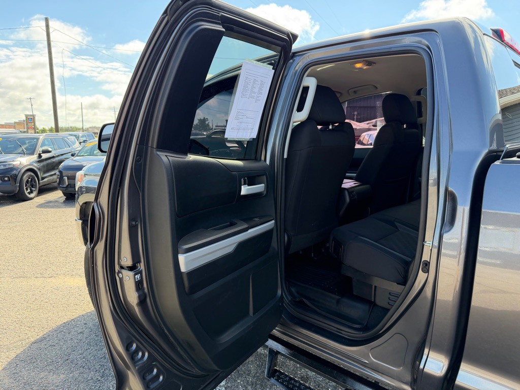 2016 Toyota Tundra Image 34