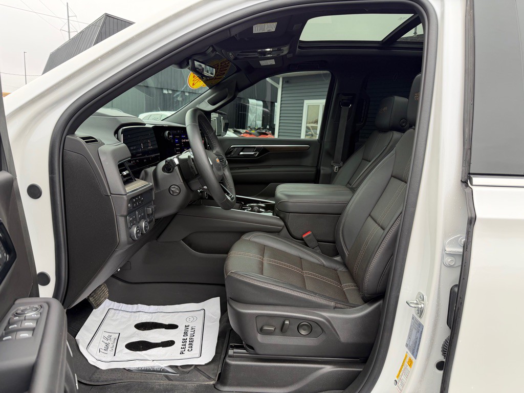 2025 Chevrolet Suburban Image 14