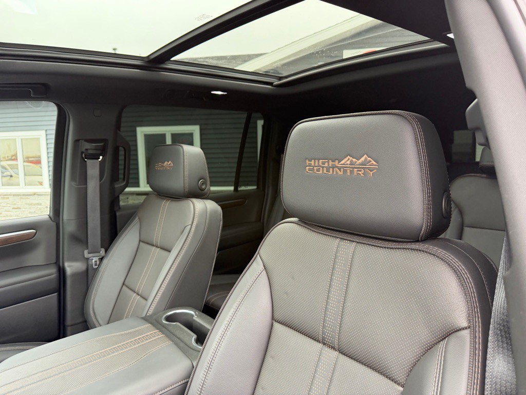 2025 Chevrolet Suburban Image 16