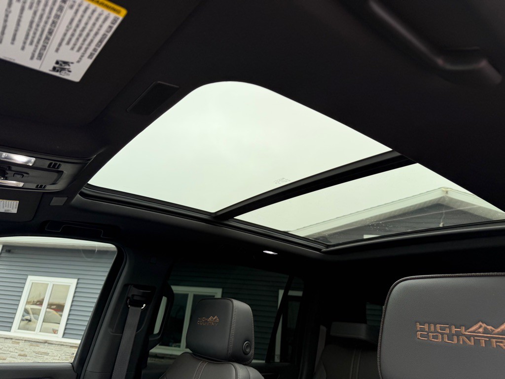 2025 Chevrolet Suburban Image 17