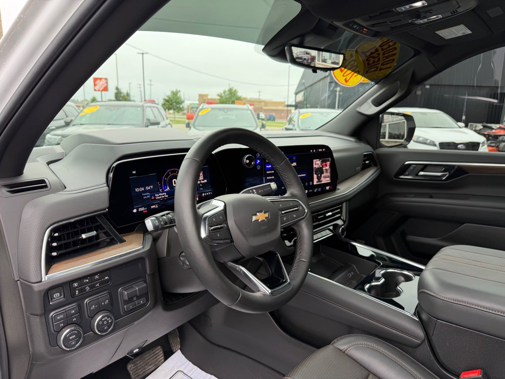 2025 Chevrolet Suburban Image 18