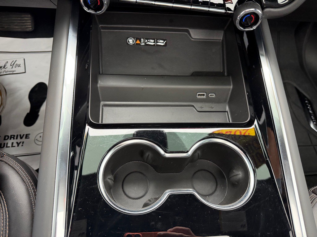 2025 Chevrolet Suburban Image 33