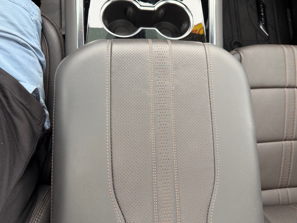 2025 Chevrolet Suburban Image 34
