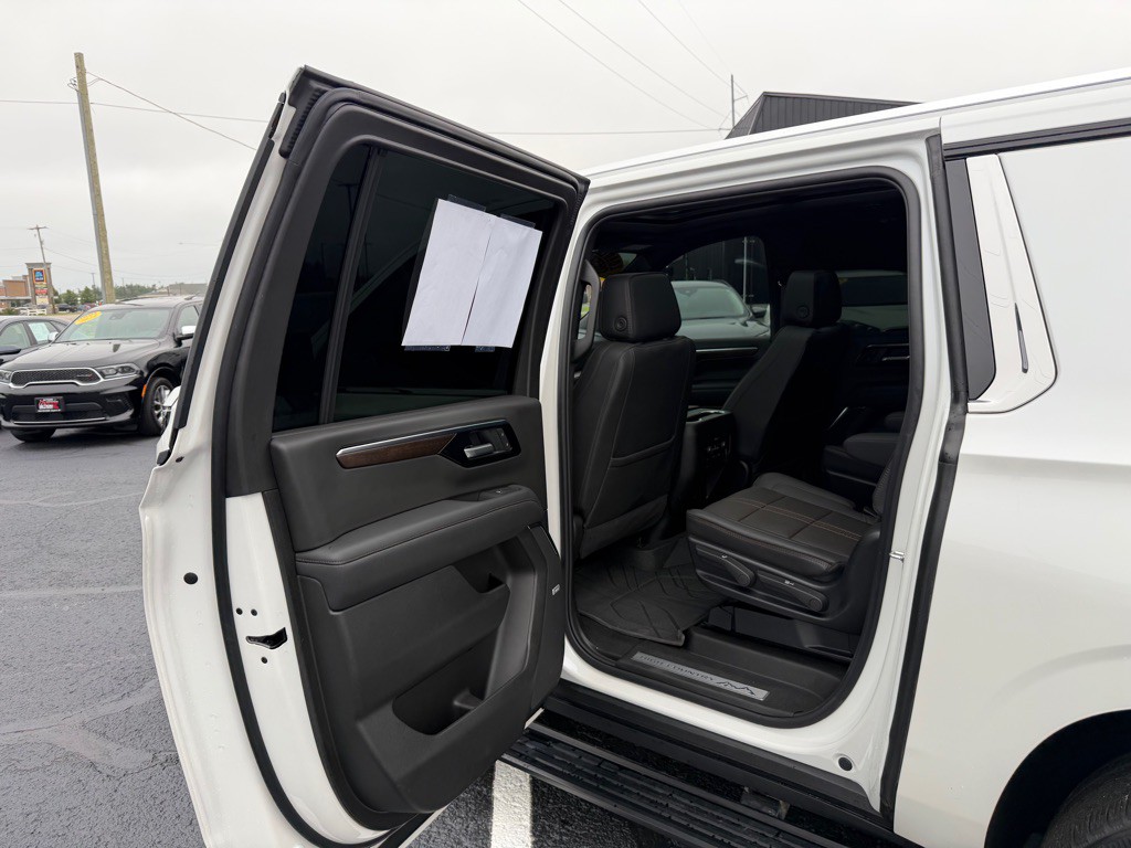 2025 Chevrolet Suburban Image 39