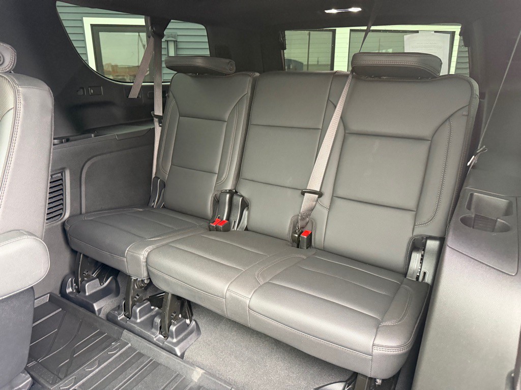 2025 Chevrolet Suburban Image 43