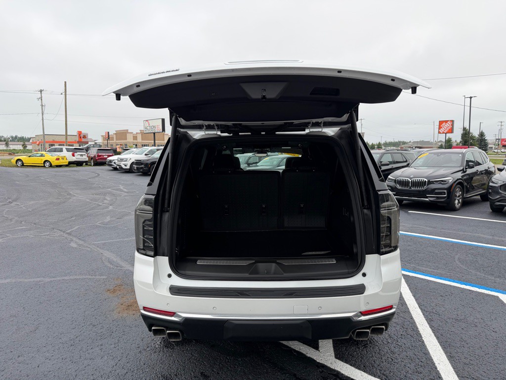 2025 Chevrolet Suburban Image 46