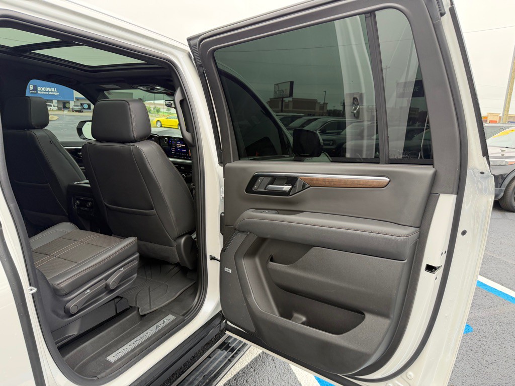 2025 Chevrolet Suburban Image 56