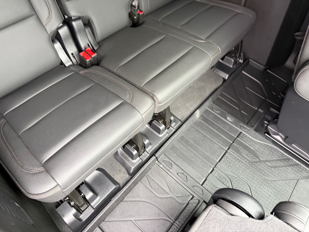 2025 Chevrolet Suburban Image 61
