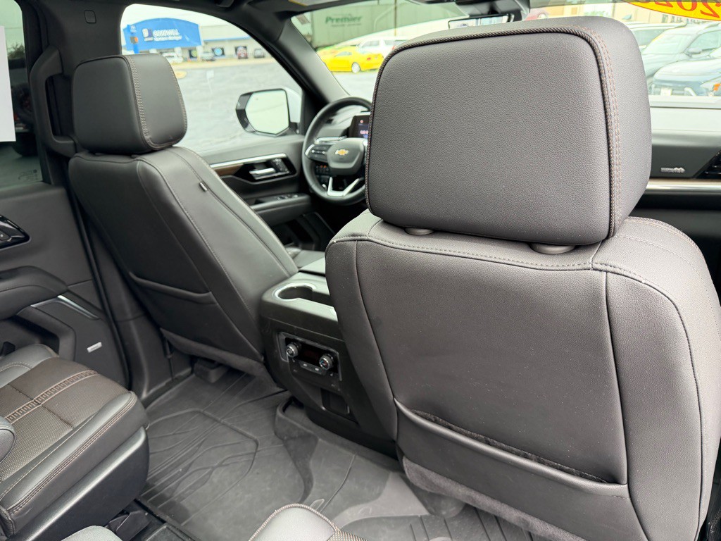2025 Chevrolet Suburban Image 62