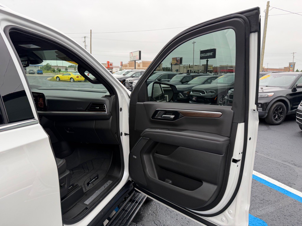 2025 Chevrolet Suburban Image 63