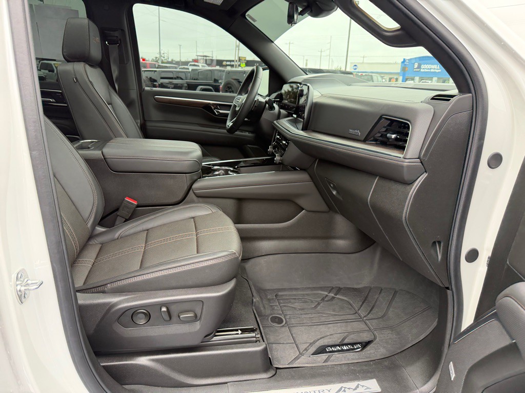 2025 Chevrolet Suburban Image 65