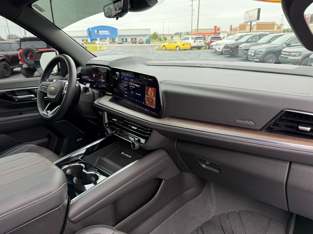 2025 Chevrolet Suburban Image 68