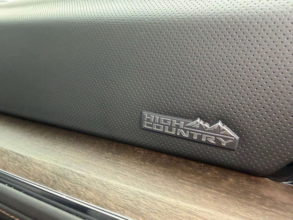 2025 Chevrolet Suburban Image 71