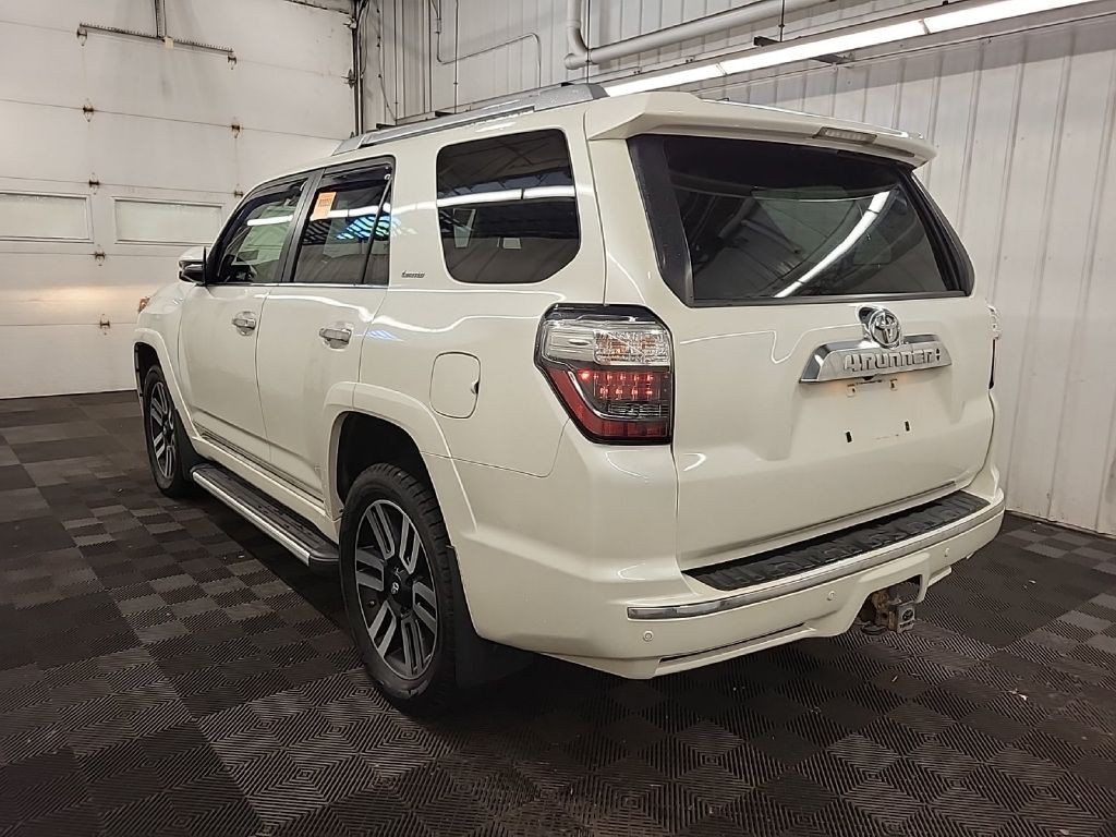 2019 Toyota 4Runner Image 2