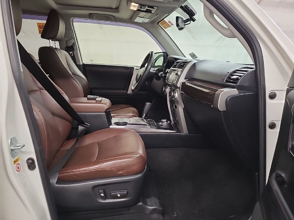 2019 Toyota 4Runner Image 9