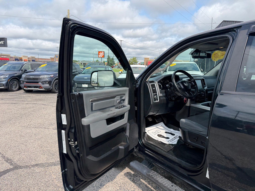 2016 RAM 1500 Image 12