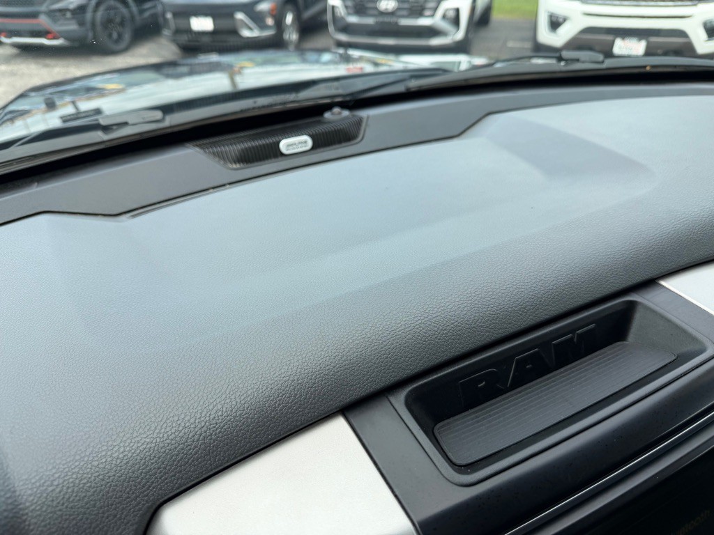 2016 RAM 1500 Image 35