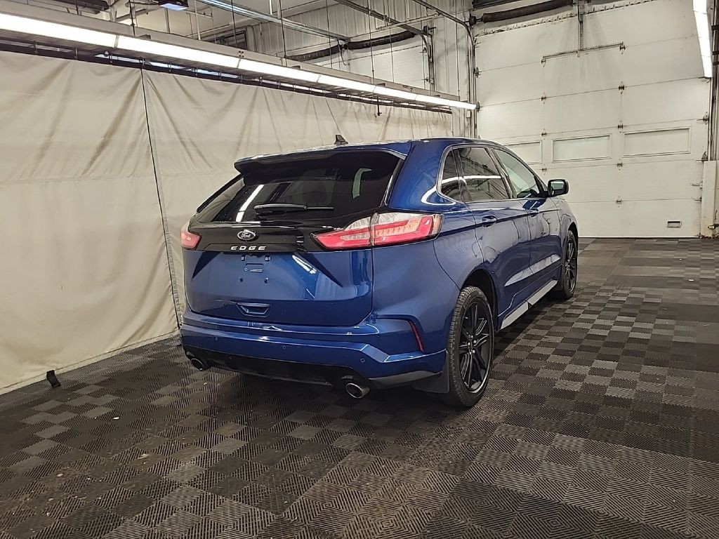 2021 Ford Edge Image 3