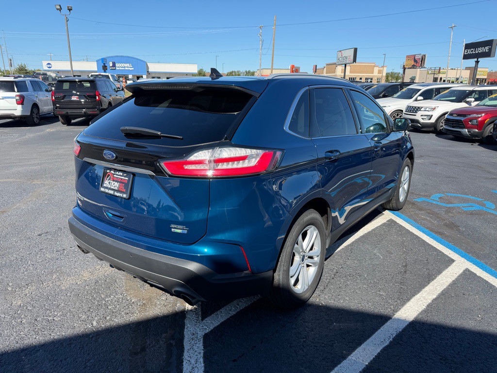 2020 Ford Edge Image 5