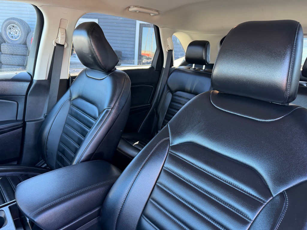 2020 Ford Edge Image 13