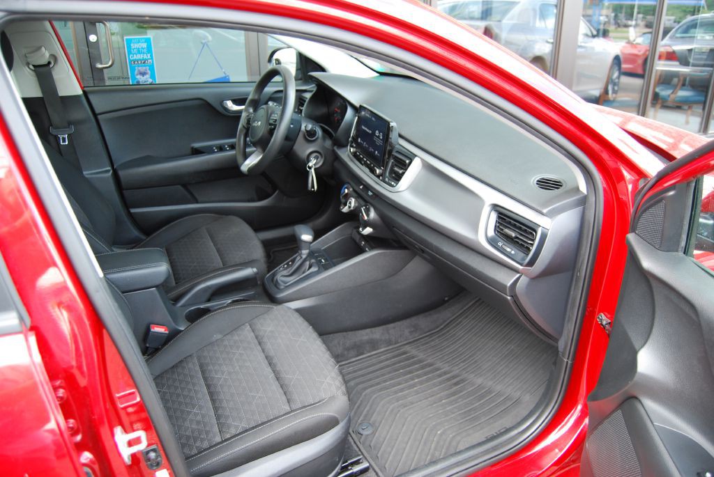2023 Kia Rio Image 3