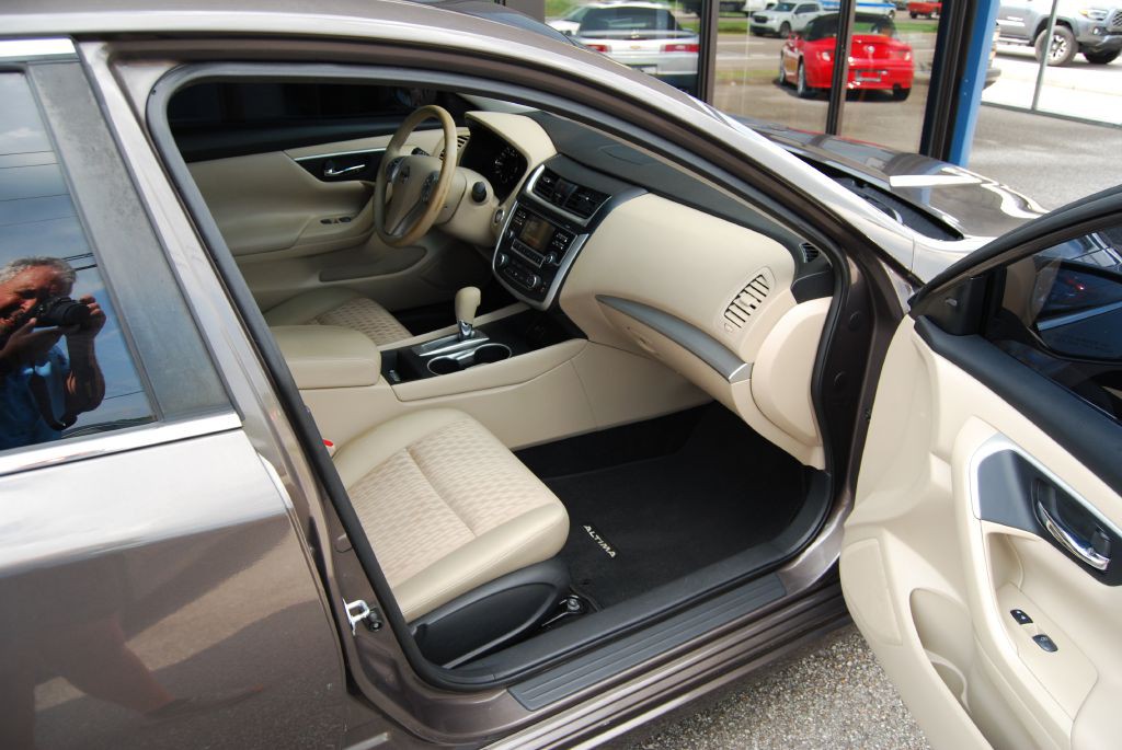 2016 Nissan Altima Image 3