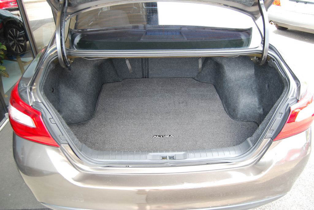 2016 Nissan Altima Image 5