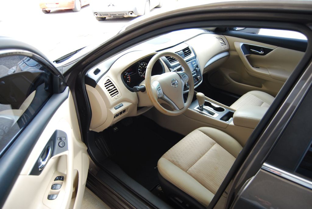 2016 Nissan Altima Image 7