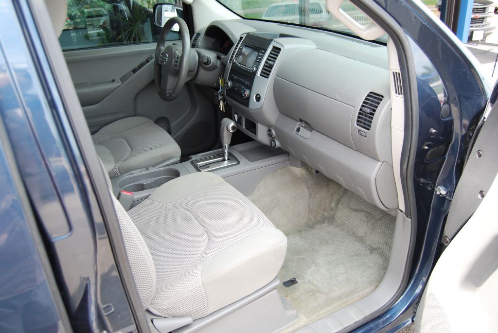 2017 Nissan Frontier Image 3